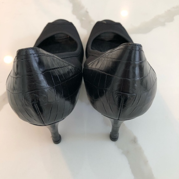 Black Peep Toe Donald J. Pliner Heel - Picture 5 of 5